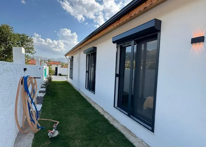 Tugba Luxury Villa *